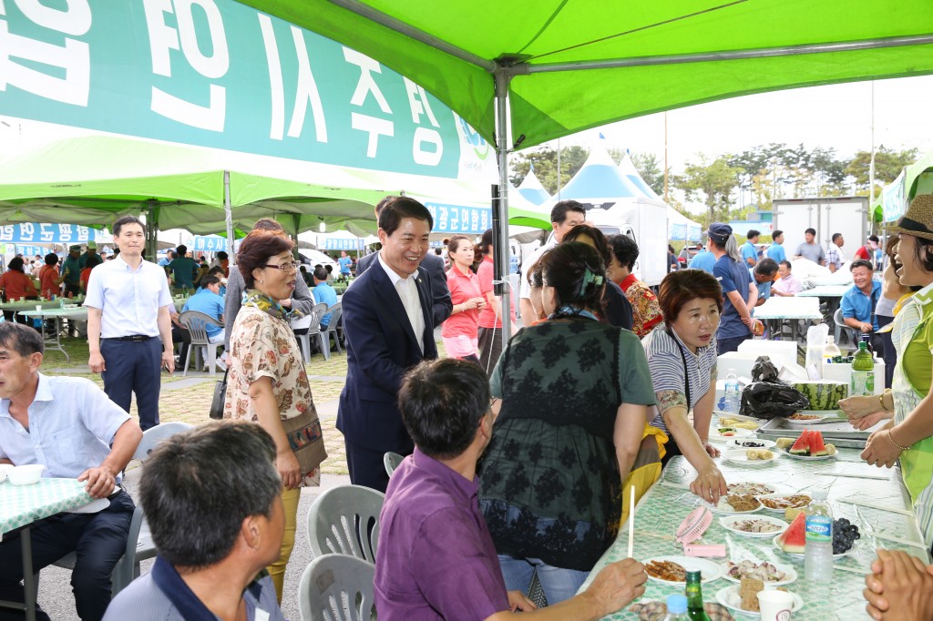 20180829_제16회 한국농업경영인 전국대회 참석자 격려_(058)A21Q9728