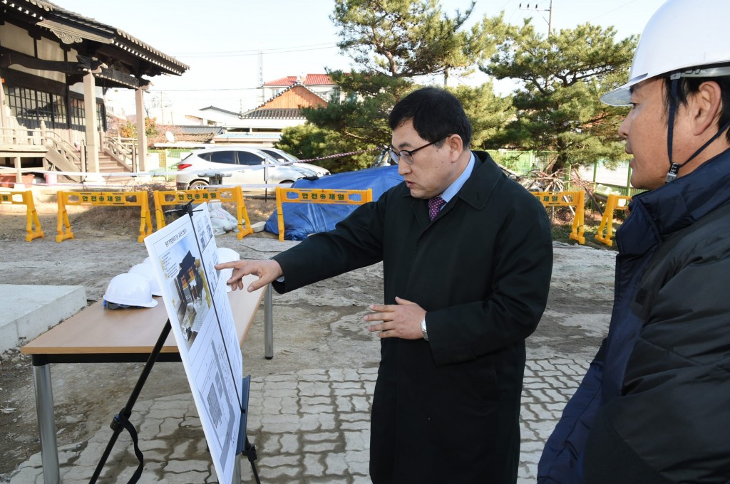 1. 주낙영 경주시장, 무형문화재 전수교육관 건립 현장 방문 (2)