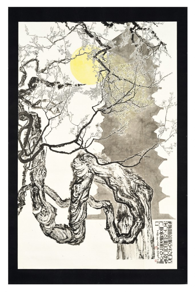 1 박대성-노매(Old apricot Tree)_2017_종이에 수묵(Ink on paper)_235x150cm