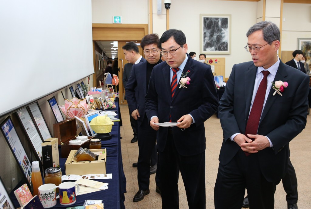 1. 경주시, ‘청년 新골든 창업특구 조성사업’  발대식 및 업무협약식 개최 (8)