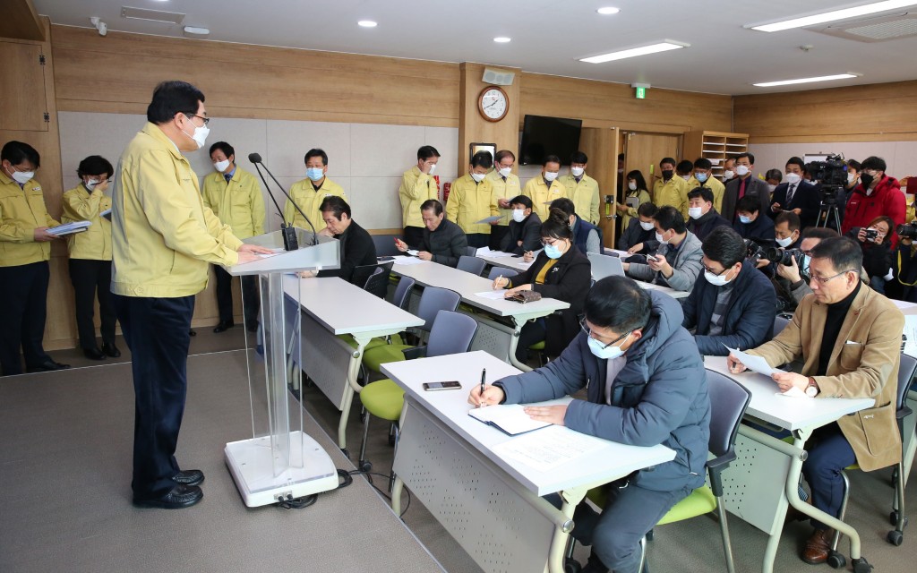 주낙영 경주시장, 경북도내 코로나19 확진자 발생에 따른 확산 대응 브리핑 (2)