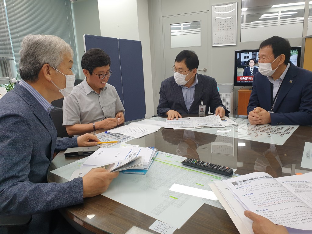 1. 주낙영 경주시장, 내년도 국비확보 등 현안 해결위해 발품 행정 펼쳐(기재부 안도걸 예산실장(좌에서 2번째) 면담)(2)