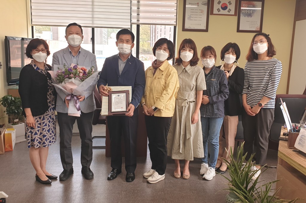 4. 한국전기안전공사 경주지사,‘제13회 치매극복의날’기념 경북도지사 표창 수상 (2)