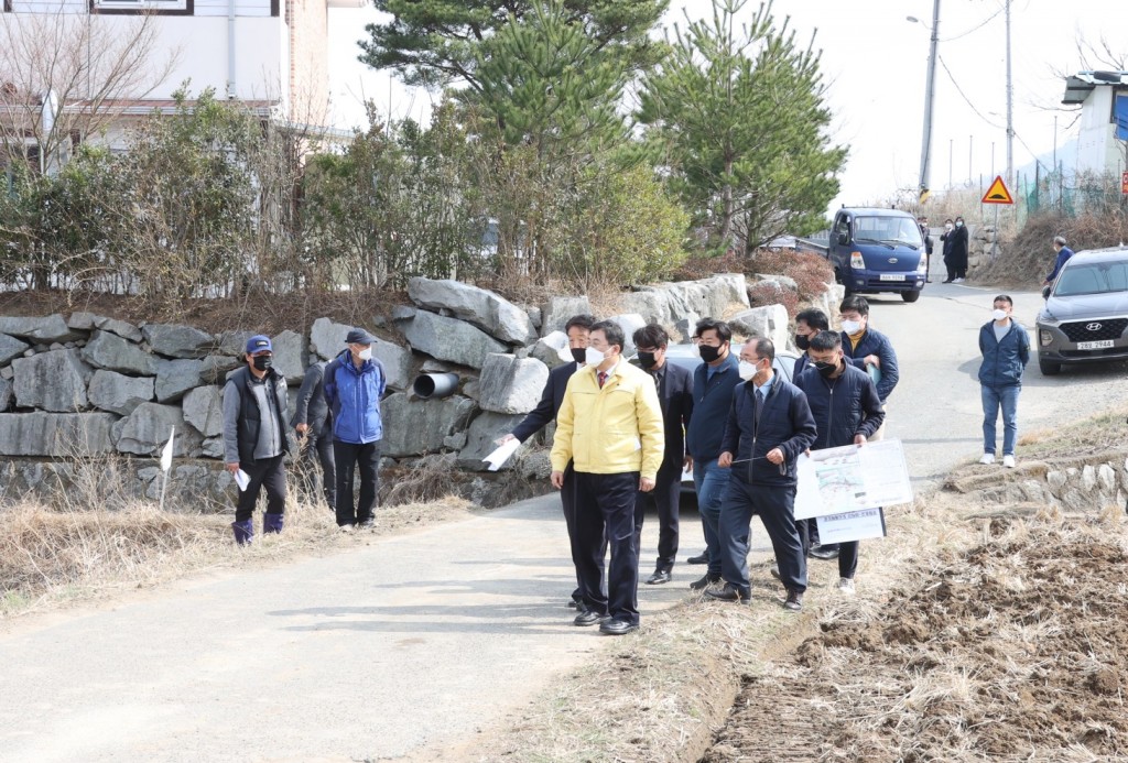 1. 주낙영 경주시장, ‘문화고-야척 간 도로 개설’·‘황남동생활문화센터’점검 차 현장방문 (문화고-야척 간 도로 개설)3