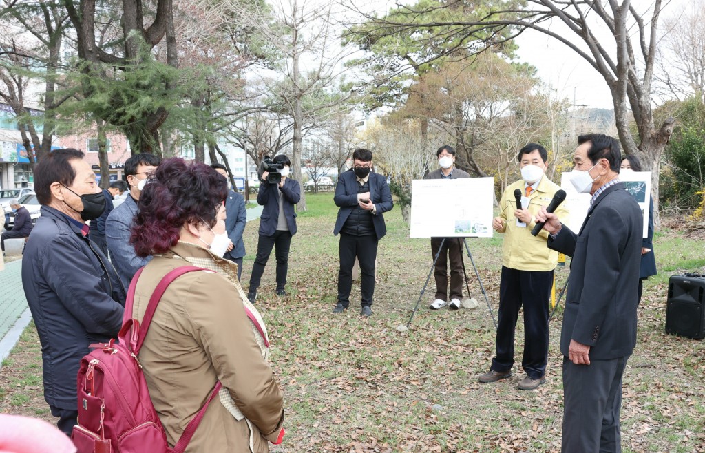 2. 주낙영 경주시장, ‘동천~황성 도시 숲 조성’·‘중앙시장 문화관광형 시장 육성사업’ 현장방문 (1)