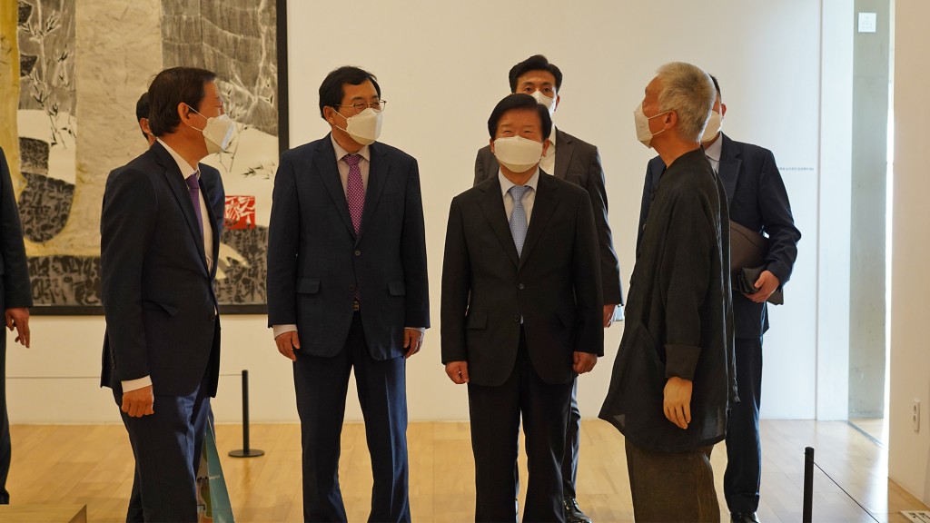 14일 박병석 국회의장은 경주엑스포대공원 솔거미술관을 방문했다.