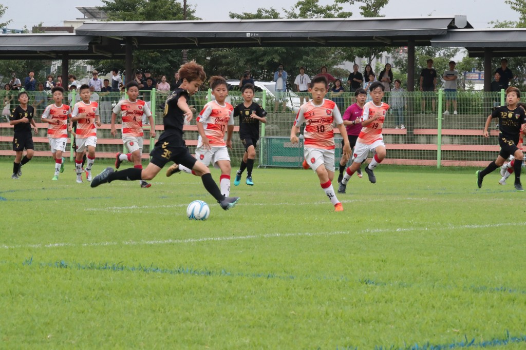 1. 코로나19로 잠정 연기됐던 ‘2021 화랑대기 전국유소년축구대회’··· 오는 12일 개최 (1)