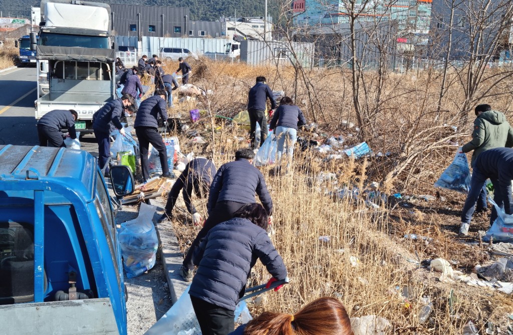 5. 경주시, 도심지 환경취약지 정비로 설 연휴기간 청결한 도시환경 조성